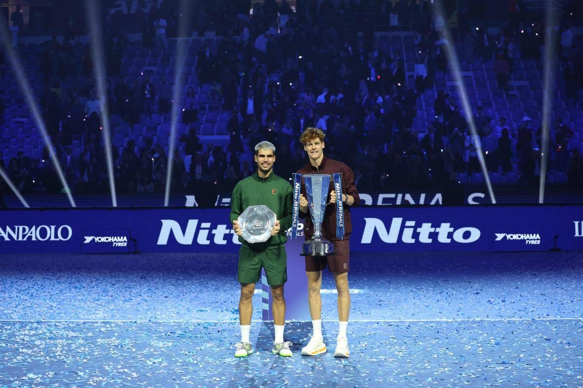 Sinner batte Alcaraz alle Atp Finals, ma con Carlos finisce... in parità. Il dato - 