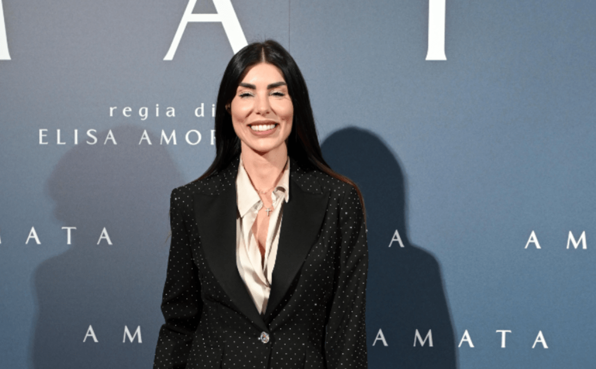 Bianca Atzei ospite a Verissimo, chi è la cantante: l'operazione al cuore e l'aborto - 