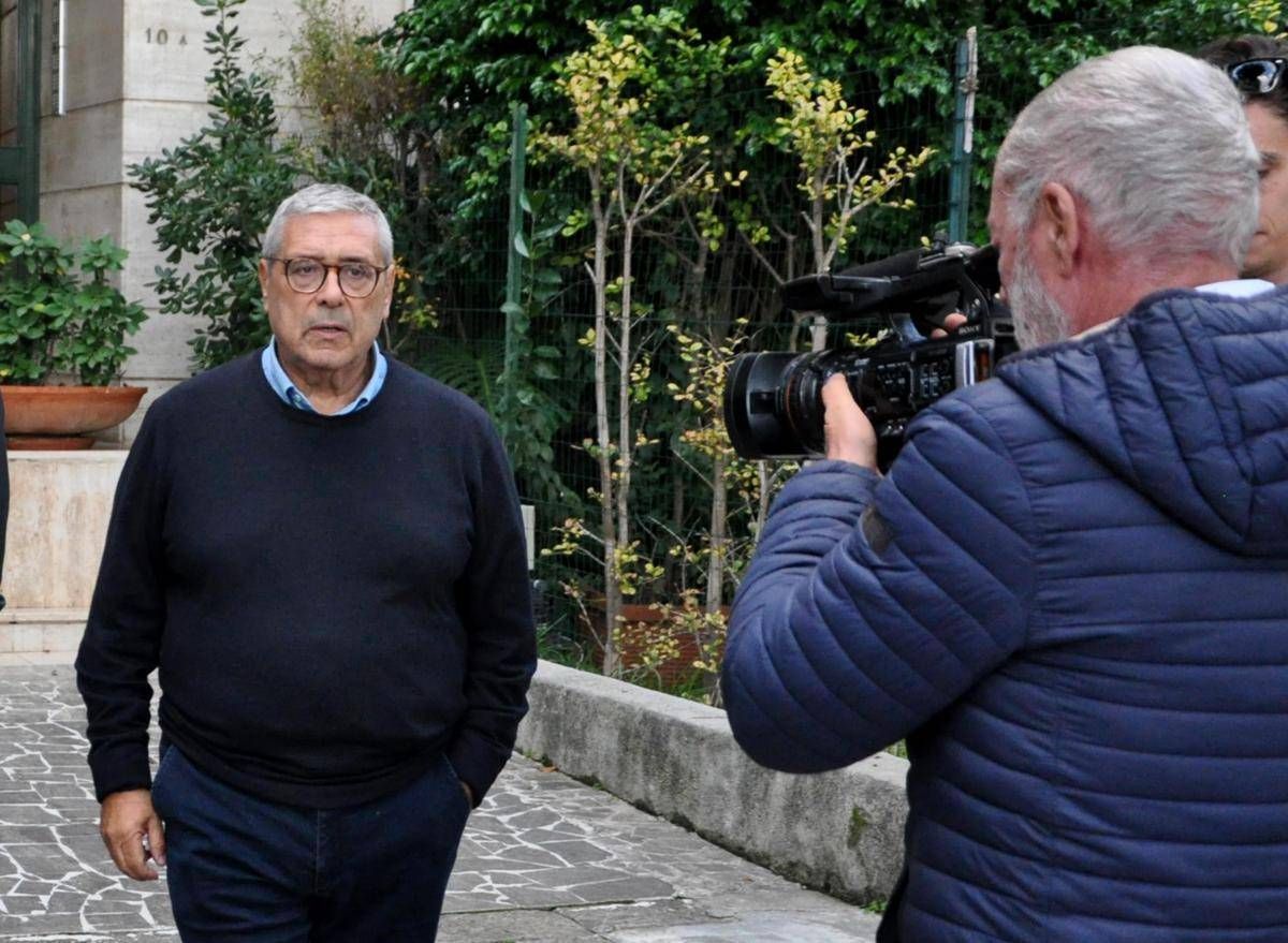 Appalti pilotati in Sicilia, sequestrati a Cuffaro 80 mila euro in contanti - 