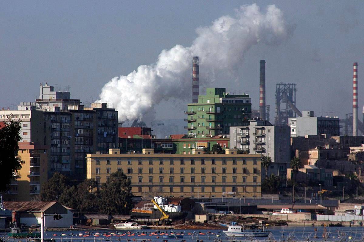 Ex Ilva tra produzione che arranca e cassa integrazione, oggi il vertice chiave a Palazzo Chigi - 