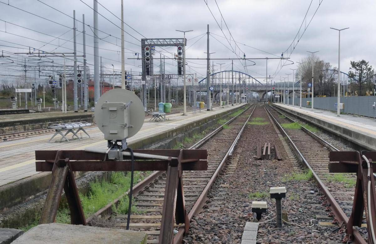 Firenze, muore investito da un treno: ritardi fino a due ore per l'Alta Velocità - 
