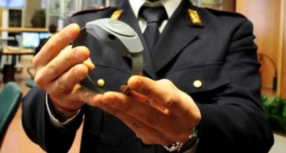 Armi non registrate in casa | La Polizia di Siracusa scopre un inquietante segreto familiare! - 