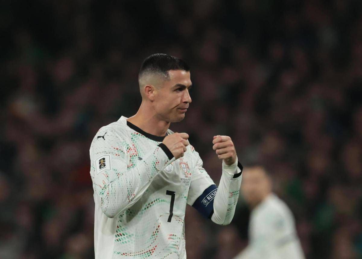Ronaldo, gomitata ed espulsione con Portogallo. E tifosi irlandesi lo sfottono - 