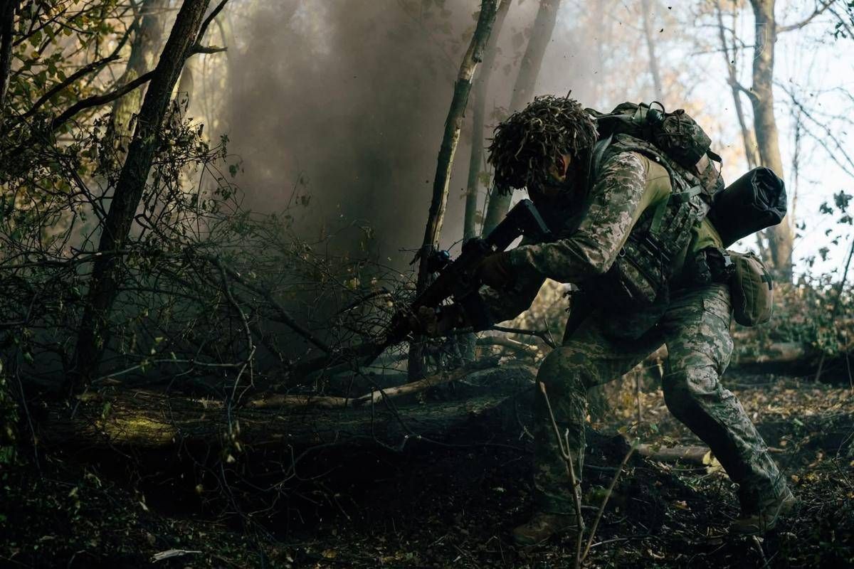 Moto, droni e gruppi segreti: l'assedio di Pokrovsk e la nuova tattica russa che cambia la guerra in Ucraina - 