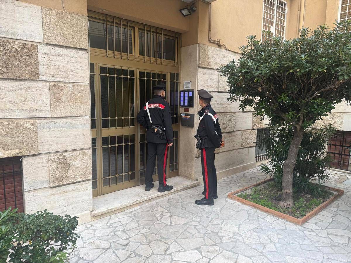 Roma, precipita da balcone b&b dopo lite e muore: fermato un 25enne - 