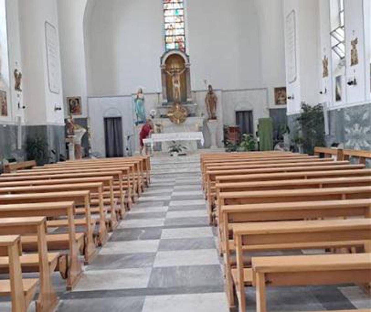 Ostia, feci in chiesa e sull'altare: ci sarà messa di riparazione - 