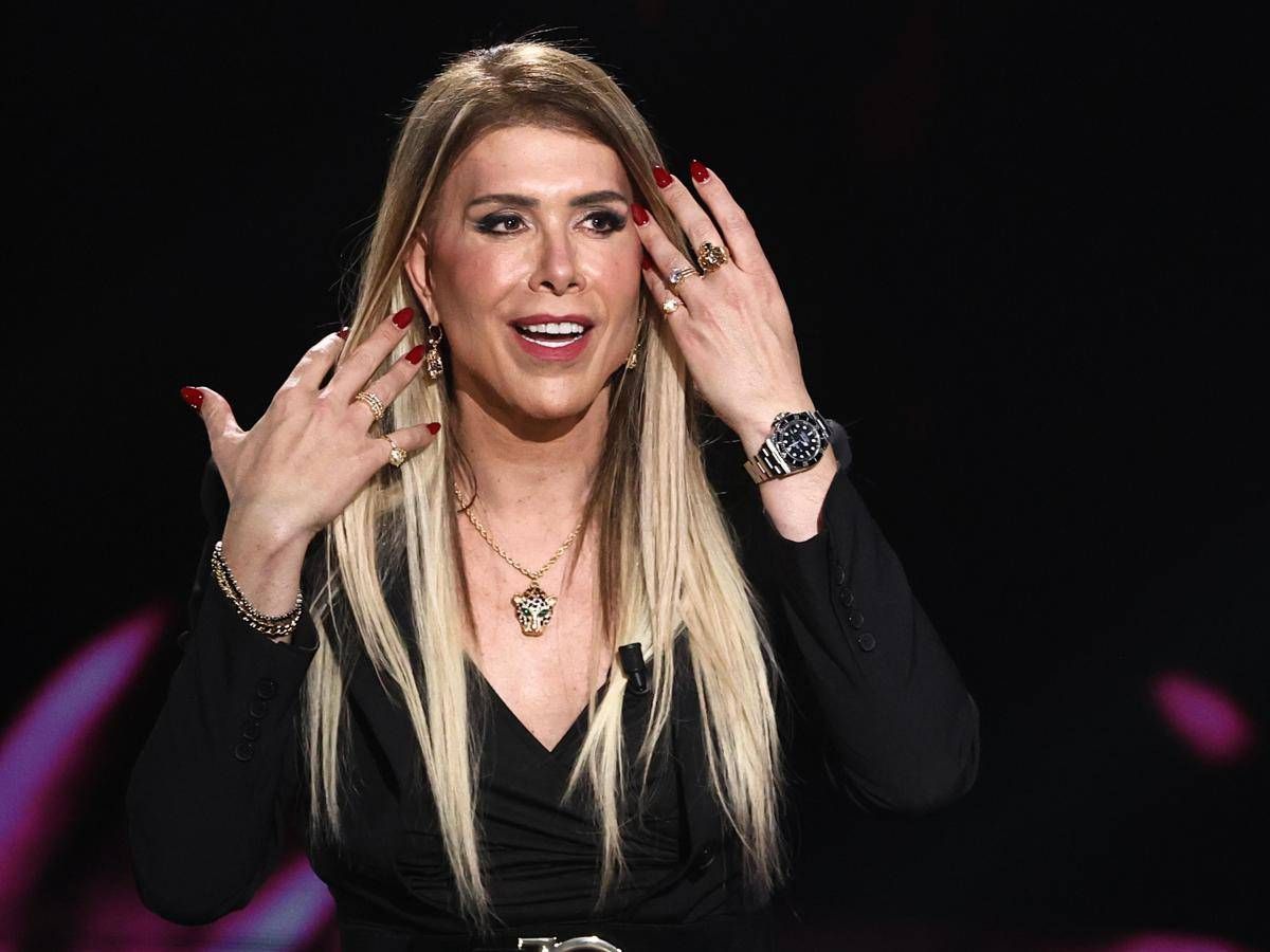 Genny Urtis ospite a Belve, chi è la 'chirurga dei vip': dagli interventi al rapporto col padre - 