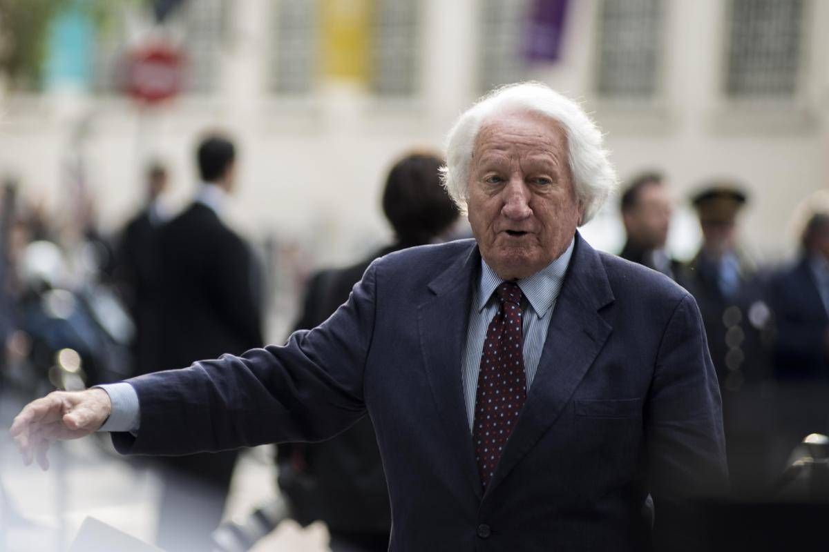 Addio a Giorgio Forattini, il re della satira con le vignette in prima pagina - 