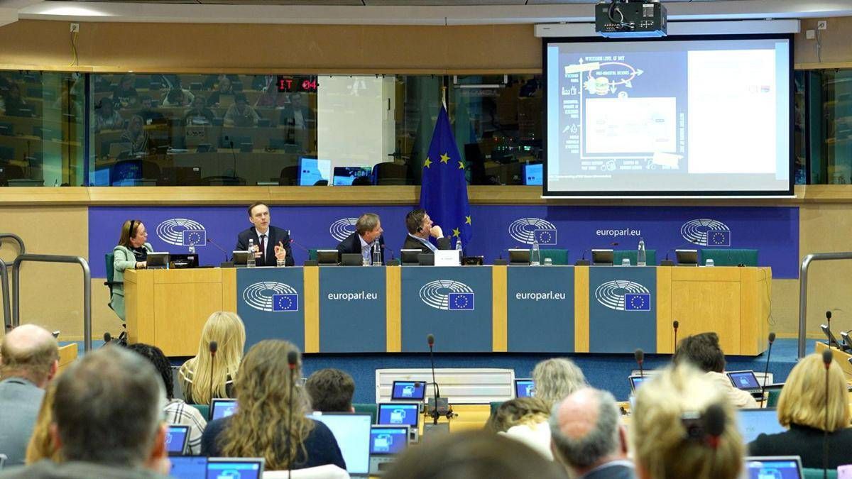 Alimentazione, Nourishment Table: "Non solo dieta sana ma anche nutrizione adeguata" - 