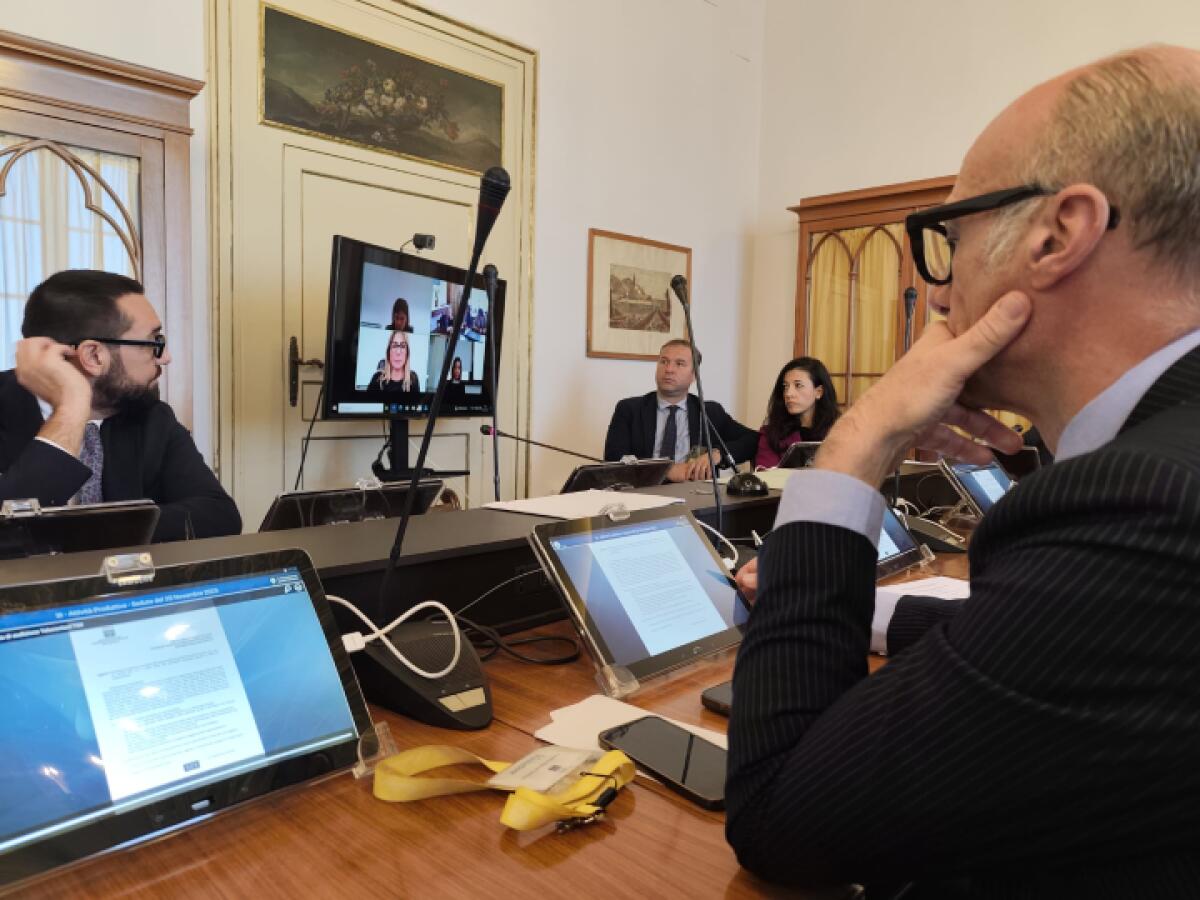 Fusioni aziendali a Caltanissetta | Il sindaco Tesauro svela un segreto per salvare centinaia di posti di lavoro! - 