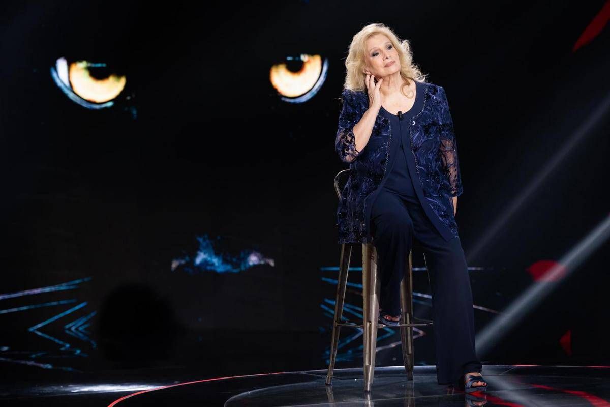 Belve, Iva Zanicchi ospite seconda puntata tra Mina e i guai col fisco - 