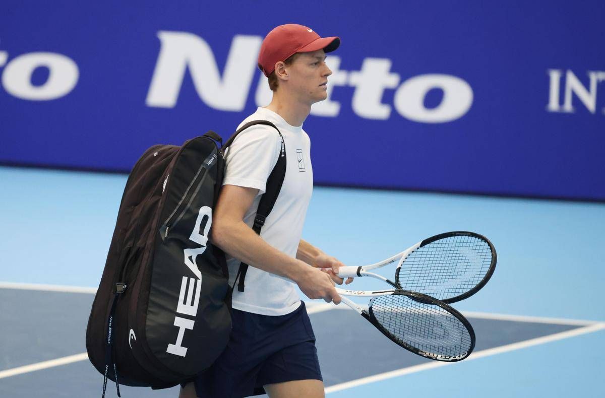 Atp Finals, marea arancione per Sinner: il pubblico 'abbraccia' Jannik prima dell'esordio a Torino - 