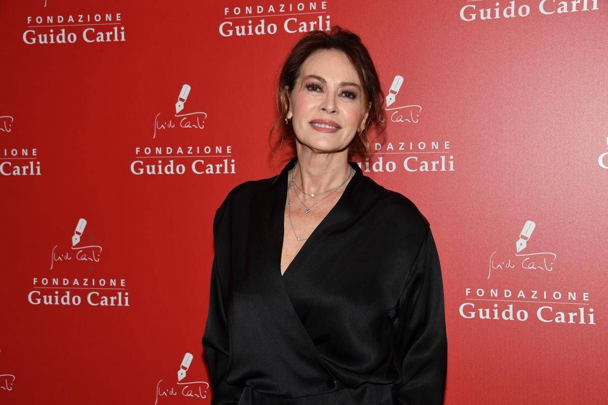 Elena Sofia Ricci: "Io abusata a 12 anni. La separazione? Sono tornata a vivere" - 