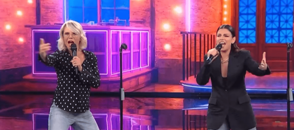 Tu si que vales, Emma canta e Maria De Filippi la imita: la gag esilarante - 