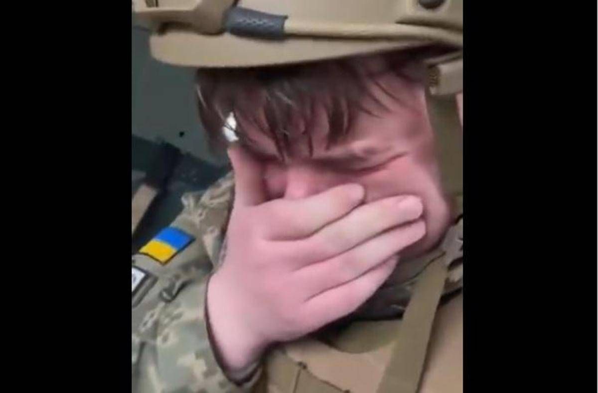 Virale ma fake, il video del soldato ucraino in lacrime creato da IA - 
