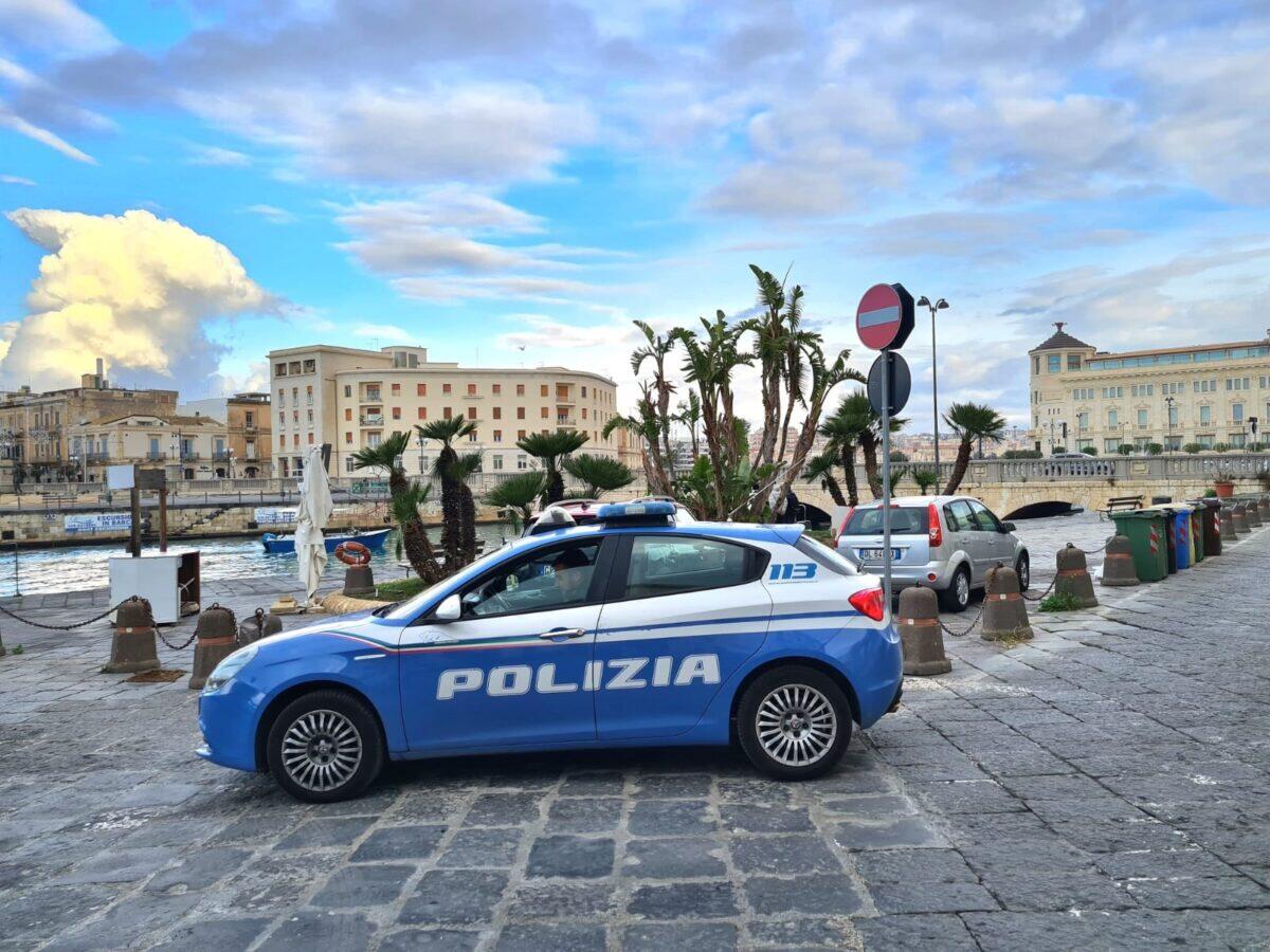 Polizia di Siracusa smaschera un criminale | Scopri cosa nascondeva in auto! - 