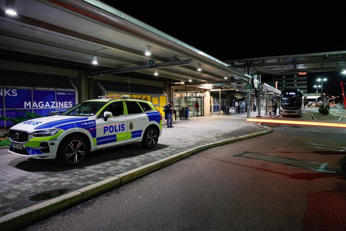 Droni avvistati all'aeroporto svedese di Goteborg: "Traffico sospeso e voli deviati verso altri scali" - 