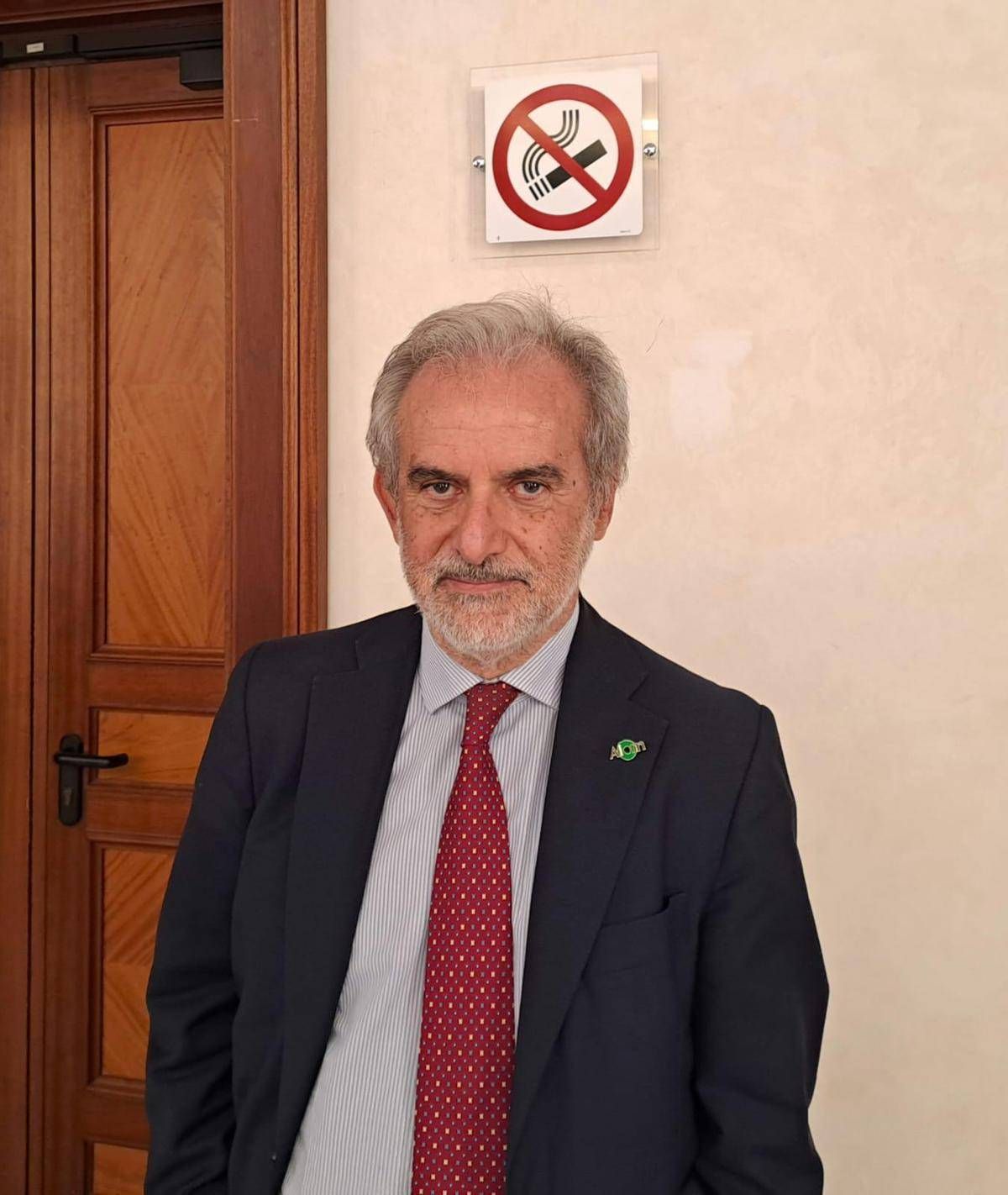 Fumo: Perrone (Aiom), 'in Italia causa 93mila morti l'anno, strage che costa a Ssn 25 mld' - 