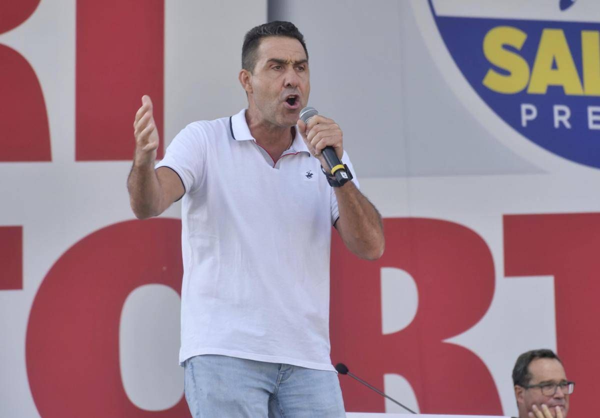Lega, malumori su Vannacci. Fedriga si schiera, Salvini chiede unità prima di regionali - 