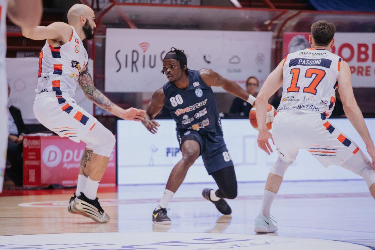 Infodrive Capo d'Orlando conquista Montecatini con SOLO sette giocatori | La squadra prova a dimostrare che le scuse non esistono! - 