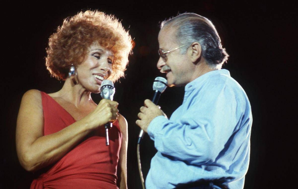 Vanoni, un matrimonio (breve) e amori tormentati: la vita sentimentale di Ornella - 