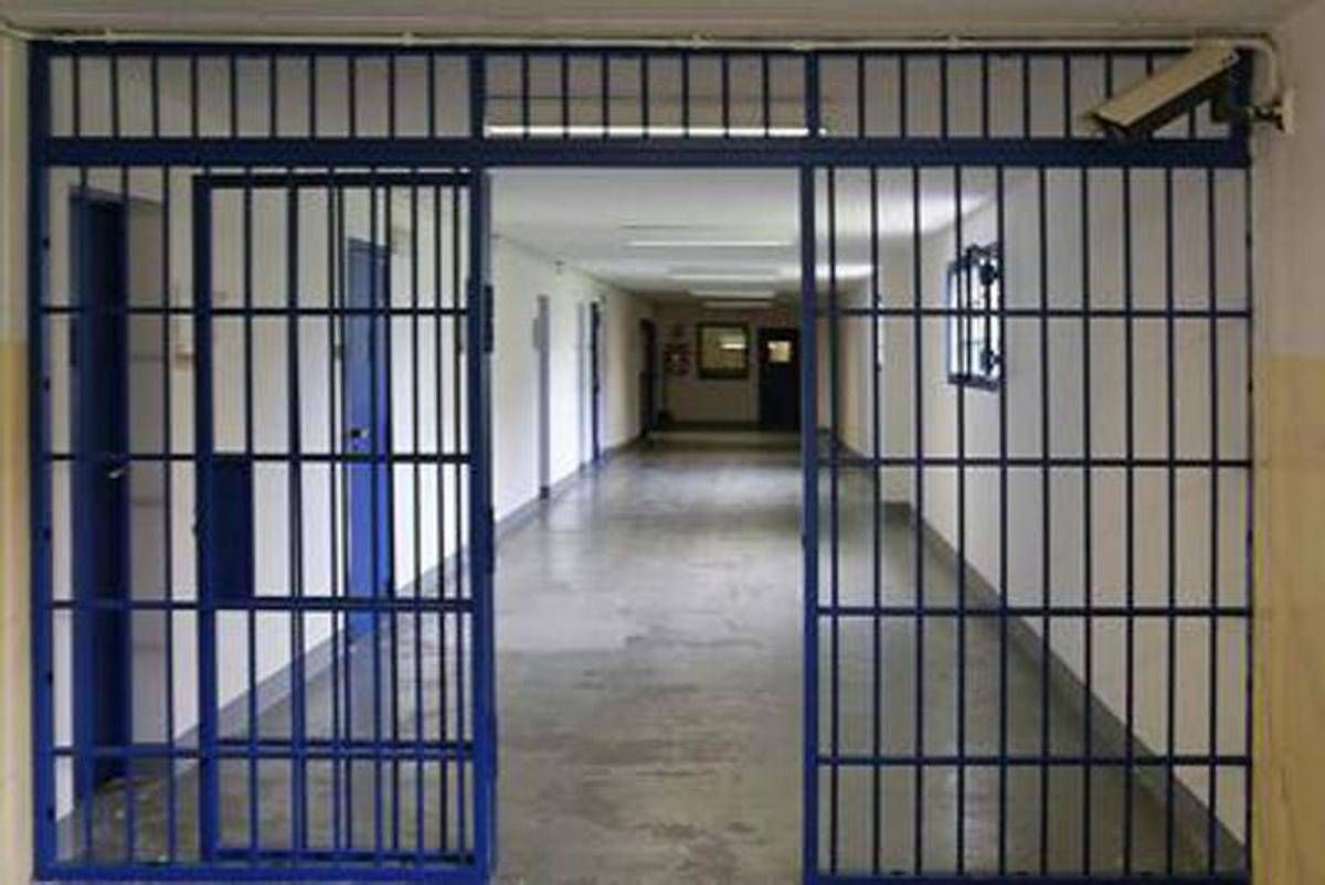 Sassari, 24 anni di carcere all'uomo che uccise il padre con la fiocina: la conferma in Appello - 