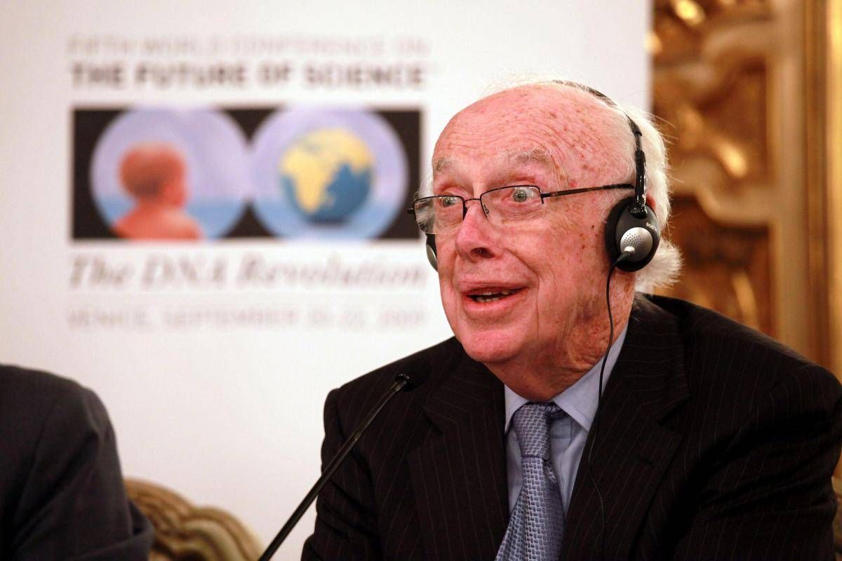 Addio a James Watson, premio Nobel scopritore del Dna: aveva 97 anni - 