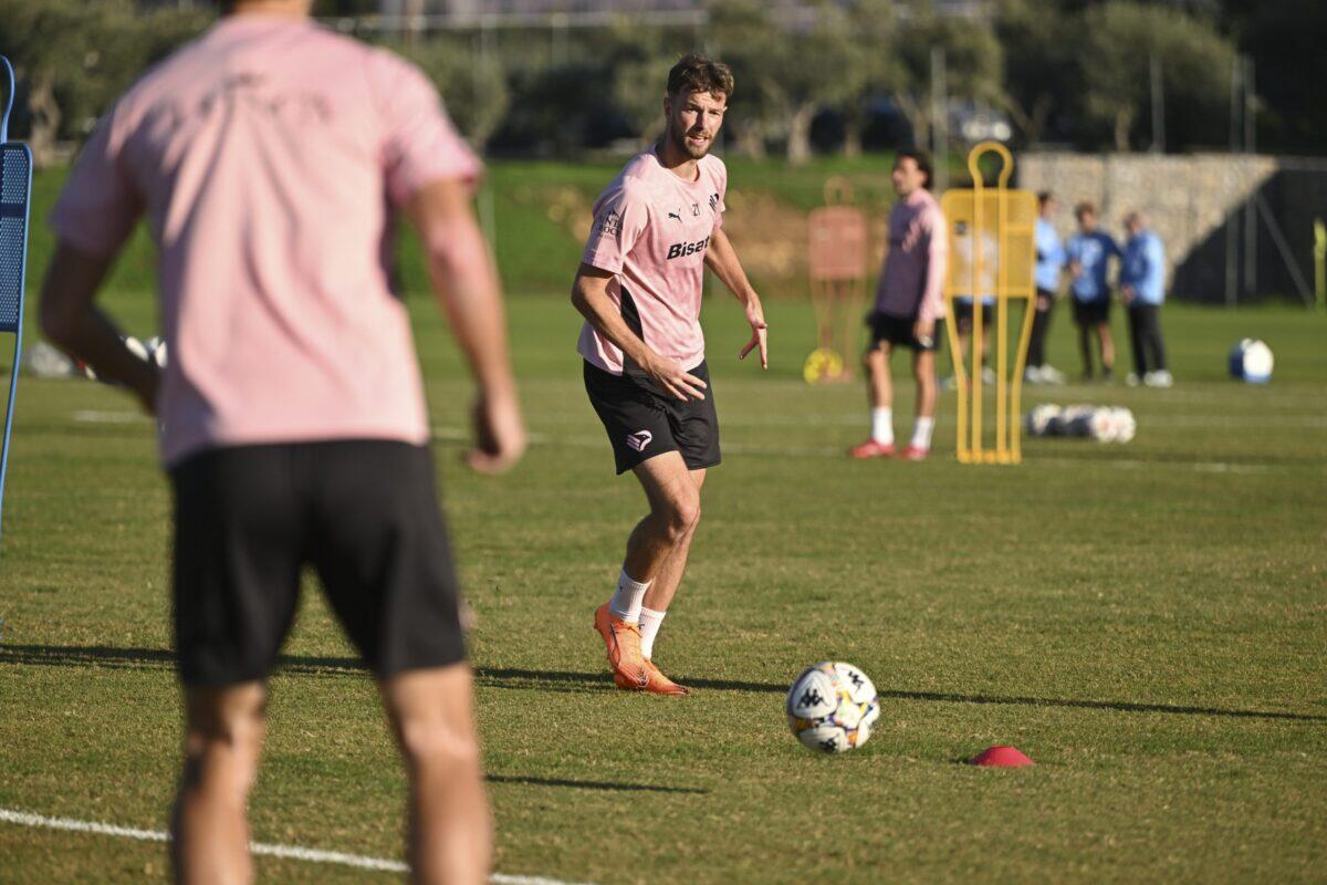 Palermo FC: la squadra sorprende con un allenamento mai visto prima | Scopri i segreti della preparazione di Inzaghi! - 