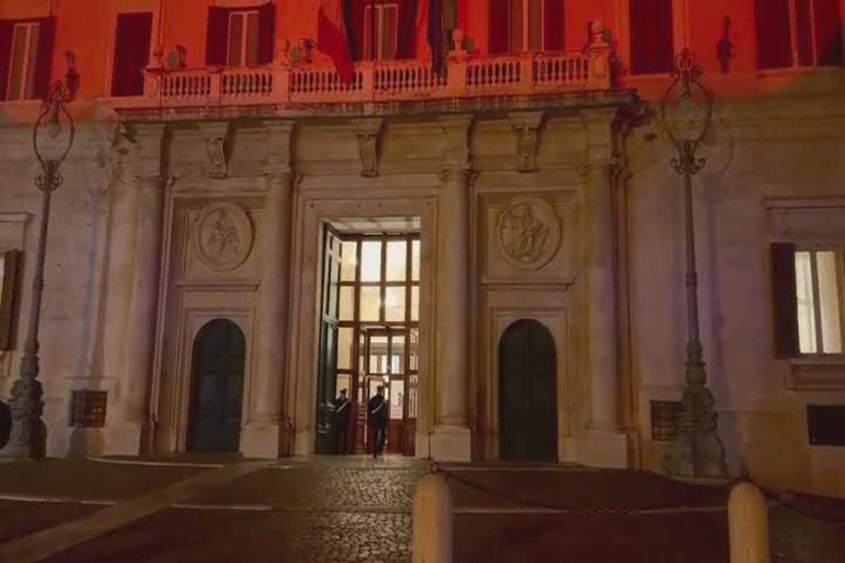 "Per i cristiani perseguitati e la libertà religiosa", Montecitorio si veste di rosso - 