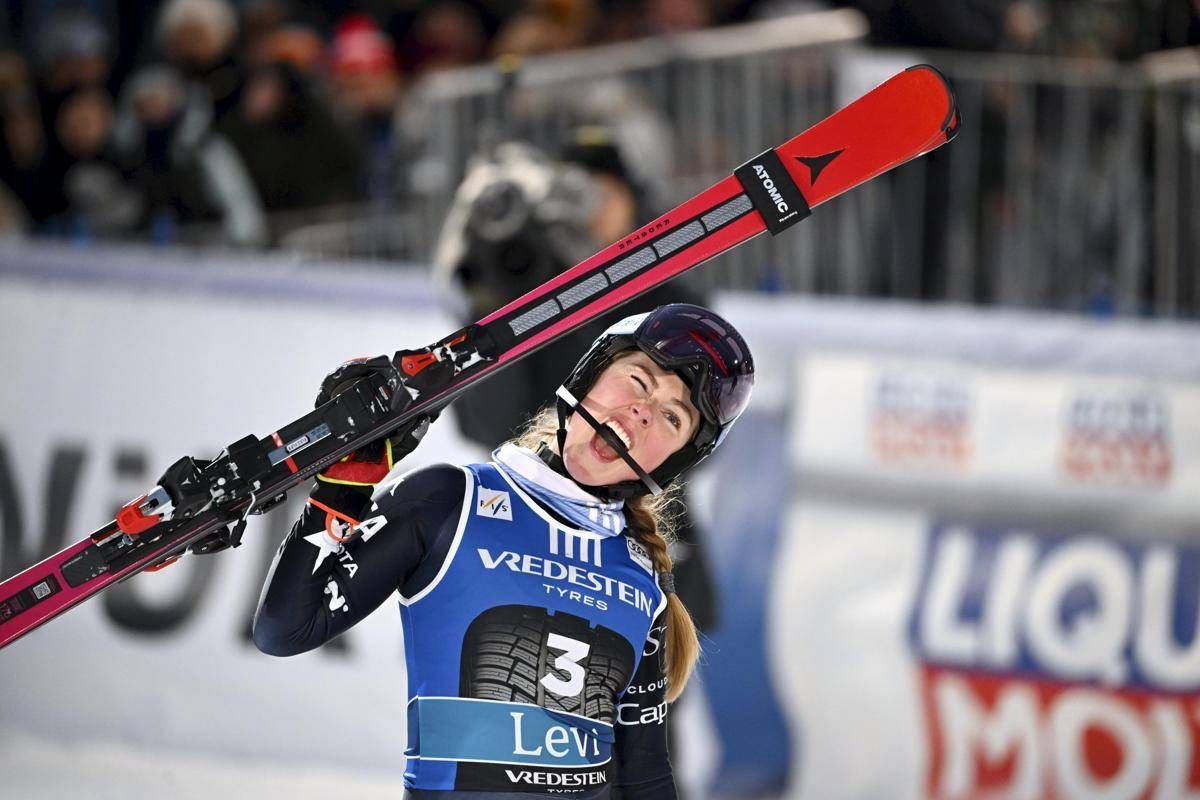 Sci, Shiffrin vince il primo Slalom in Coppa del Mondo. Colturi seconda - 
