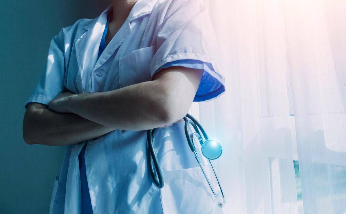 Stretta sui migranti in Uk, fino a 50mila infermieri potrebbero lasciare il Paese - 