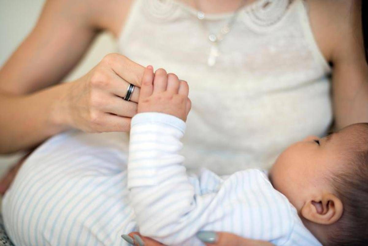 I dentini dei bebè? Spuntano prima se la mamma è stressata: lo studio - 