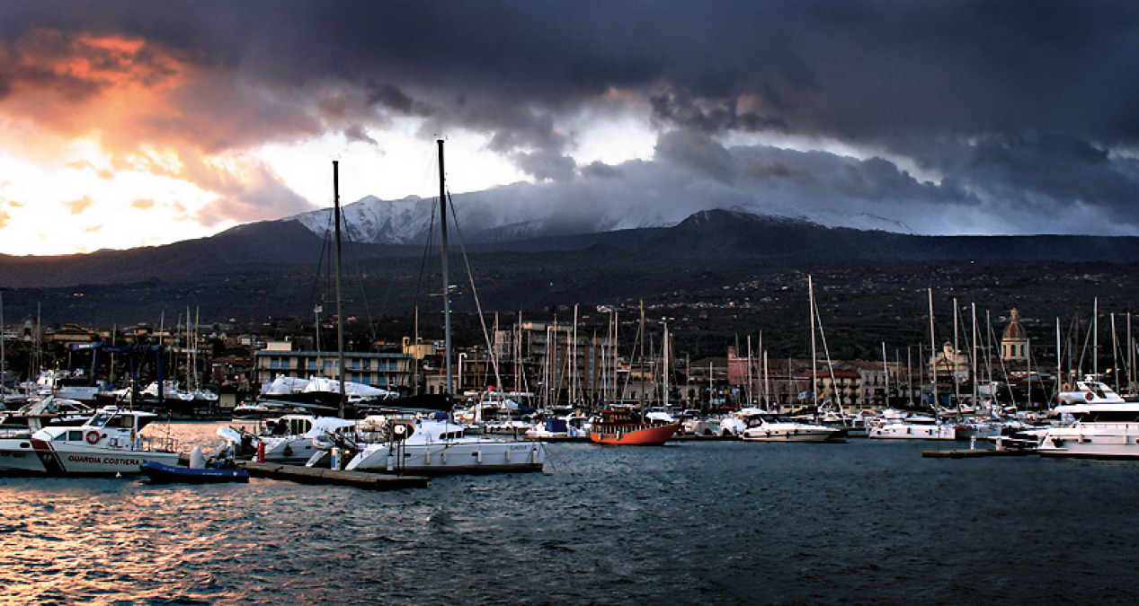 La città che sfidò il mare: la sorprendente ascesa di un borgo marino che cambiò la costa etnea - Foto: Alqasar/Wikipedia