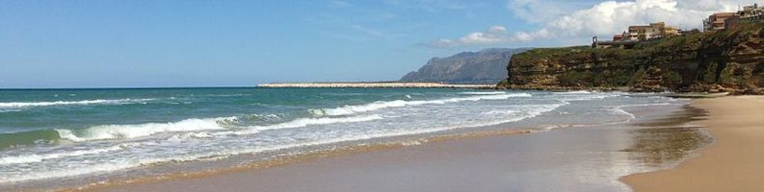 La spiaggia di Balestrate di Palermo: la curiosità nascosta sotto la sabbia che cambia tutto - Foto: Marco Tarantino/Wikipedia