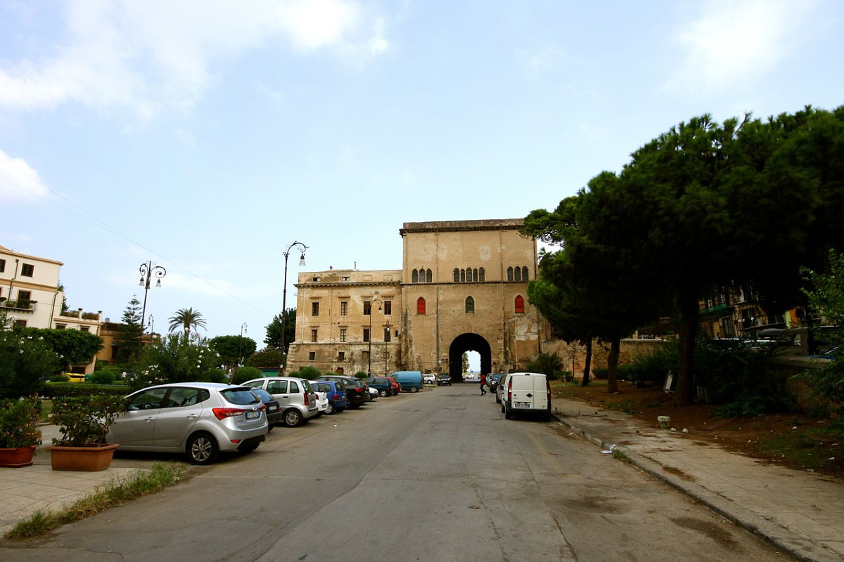 L'arco misterioso di Palermo che ha protetto pirati, mercanti e un segreto che pochi conoscono - Foto: Matthias Süßen/Wikipedia