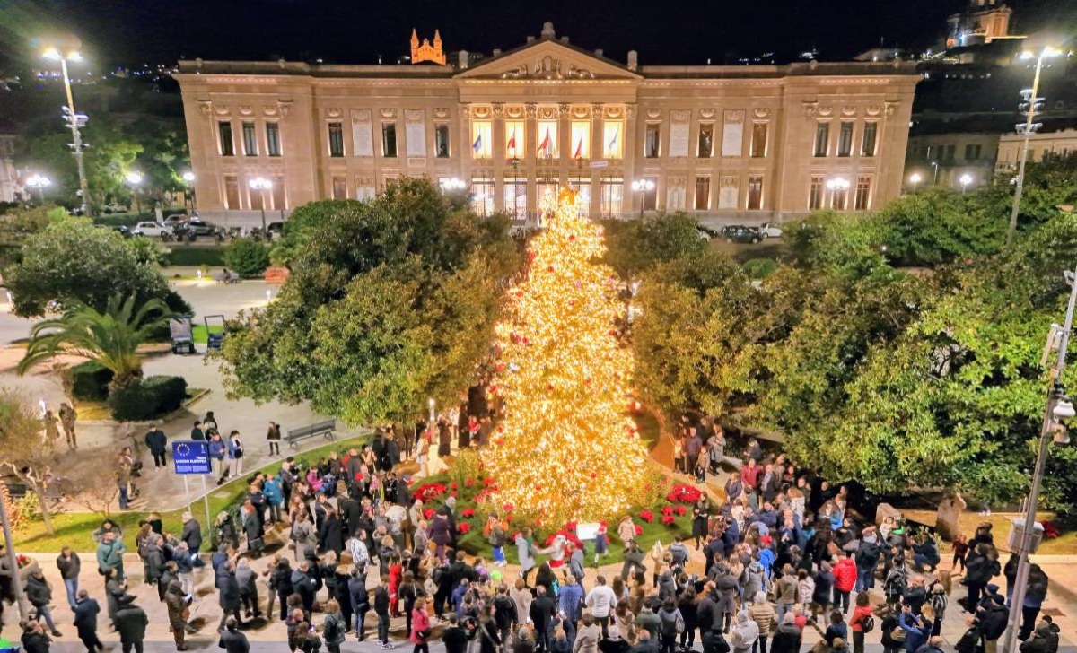 🎄 Messina si accende: l’inizio ufficiale del Natale 2025 - Credit Foto Federico Basile Sindaco di Messina