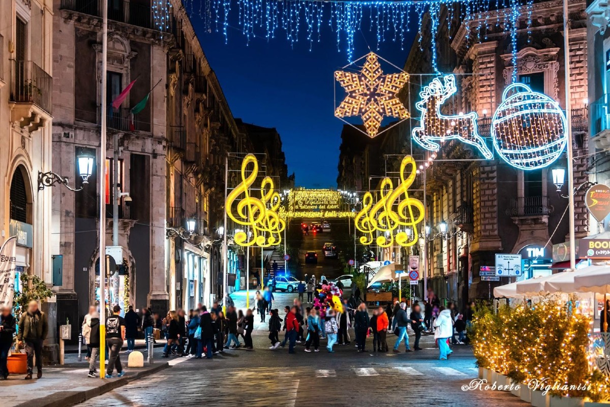 Capodanno 2026 a Catania, ecco chi sarà la "cantante X" tanto attesa - Credit foto Roberto Viglianisi