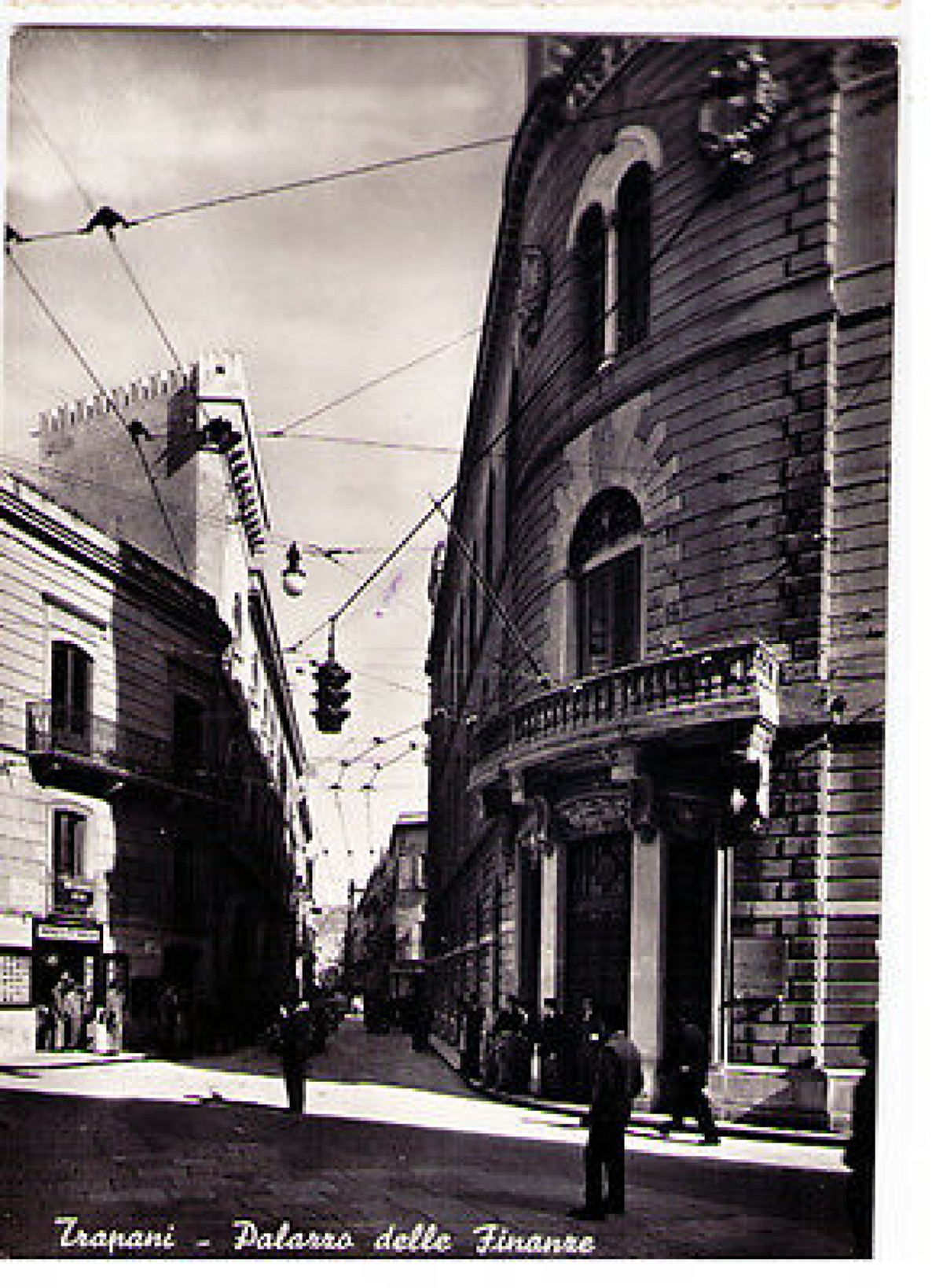 Il palazzo che ingannò Trapani: l’enigma architettonico che ha cambiato il volto della città - Foto: Sconosciuto/Wikipedia