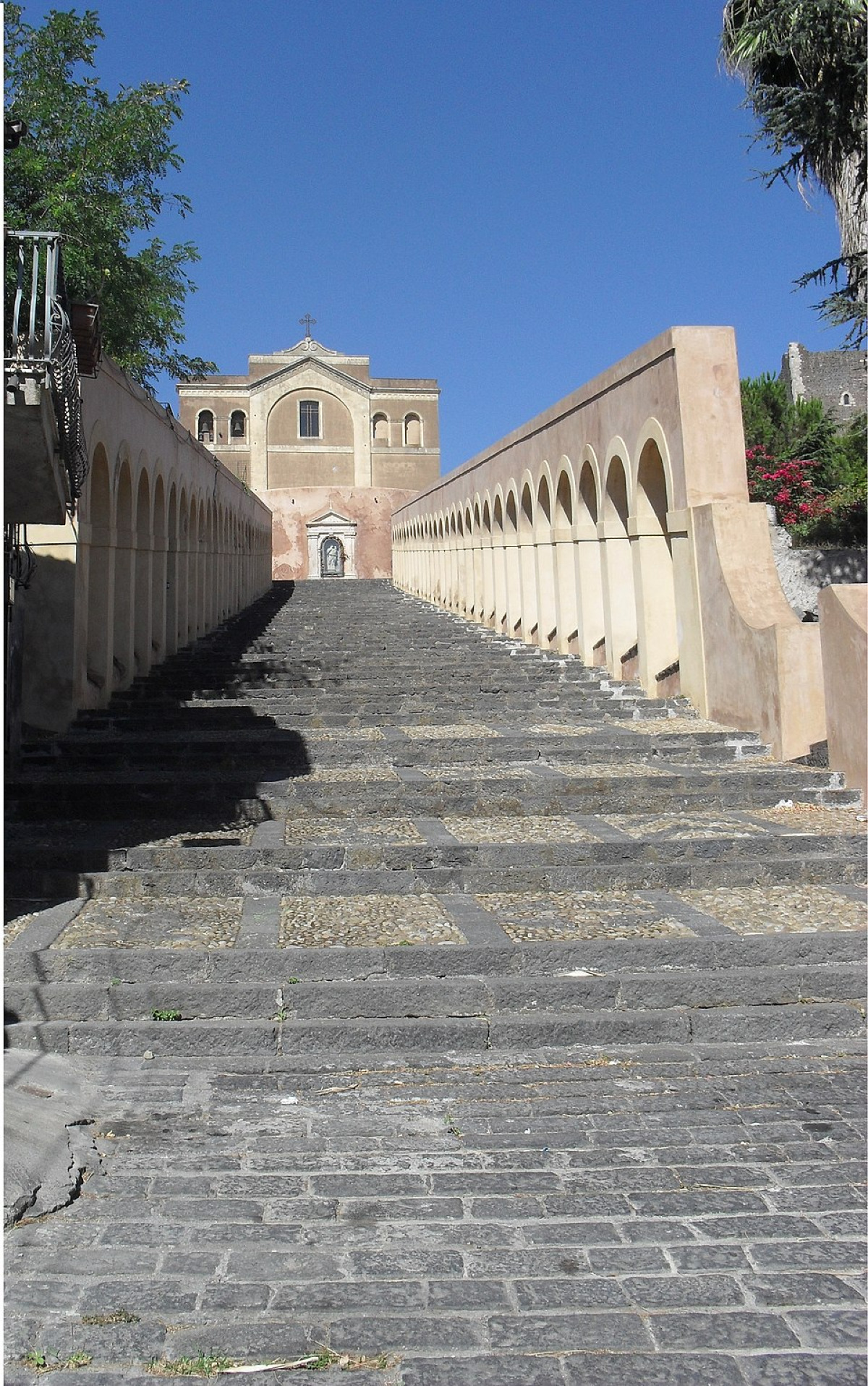 La Scalinata della Matrice, cuore pulsante di Paternò - Foto: Normangreek/Wikipedia