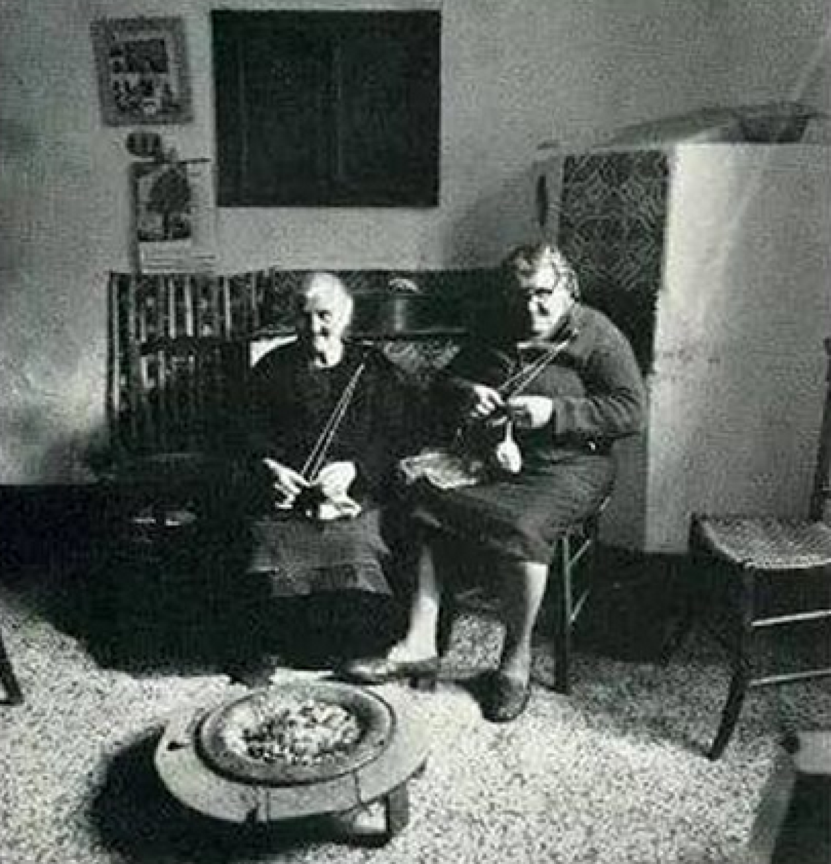 Quando il calore veniva dal fuoco: un modo di scaldarsi che oggi sembra lontano - 