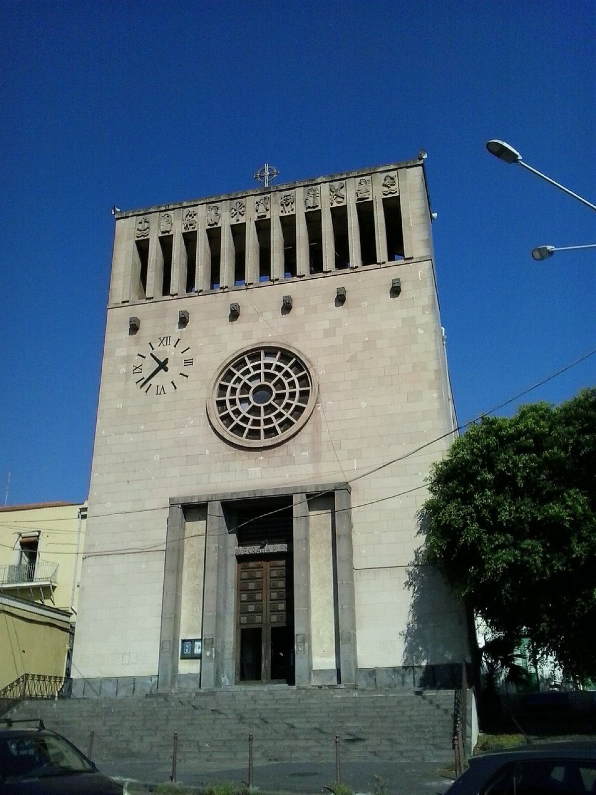 La Chiesa della Divina Maternità della Beata Vergine Maria è il cuore religioso di Cibali - Foto: GCR10/Wikipedia