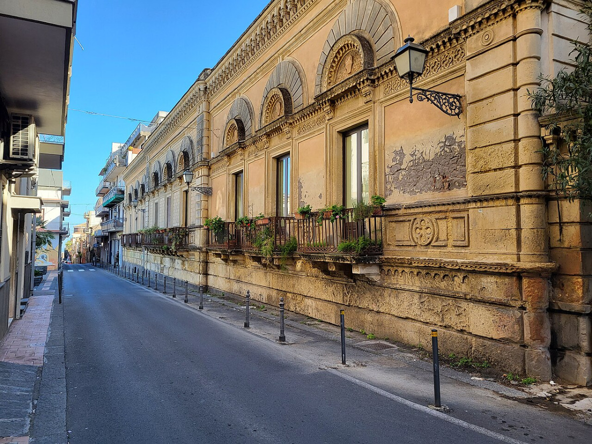 Il palazzo misterioso di Misterbianco che nasconde segreti nobiliari etnei - Foto: VincentLR/Wikipedia