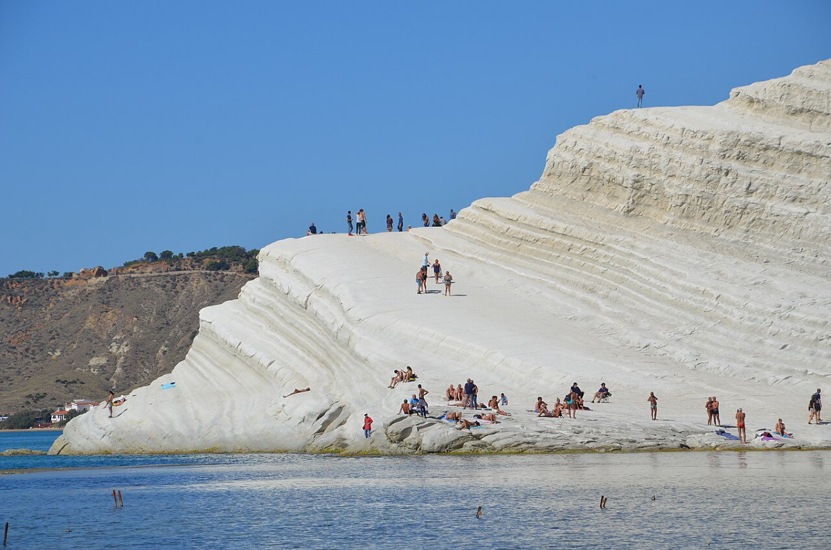 La Scala dei Turchi: la scogliera bianca dove le leggende sbarcano dal mare - Foto: Monika Durickova/Wikipedia