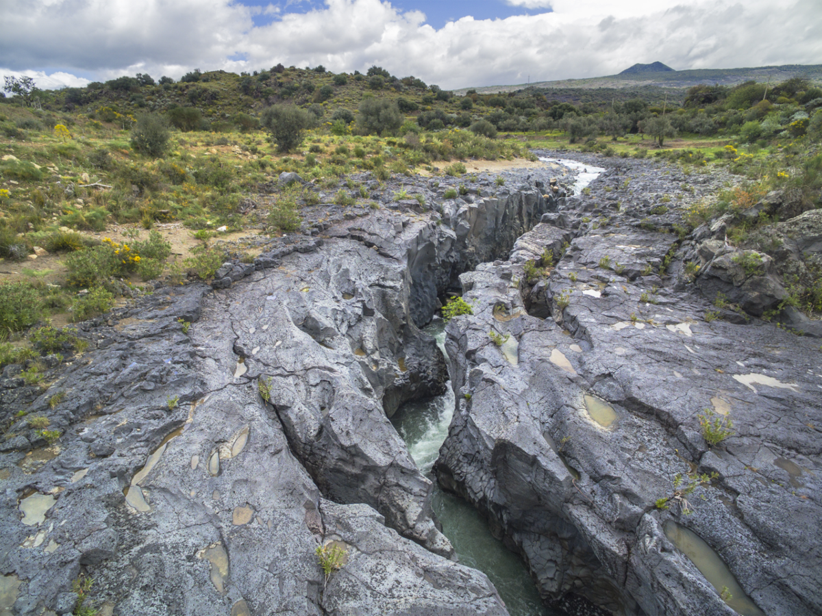 Il fiume che ingoia paesi e lava dell'Etna: il mostro mitico della Piana di Catania - Foto: Pannucci Stefano/Wikipedia