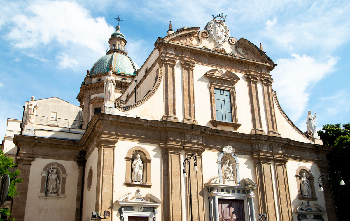 La chiesa barocca palermitana che ha inghiottito intere generazioni di gesuiti e ancora sussurra i loro segreti - Foto: Julian Lupyan/Wikipedia