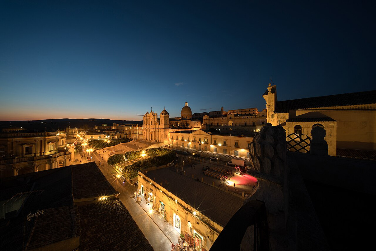 La città barocca siracusana rinata dalle macerie, tra leggende e sapori del Val di Noto - Foto: Gianluca Pirro/Wikipedia