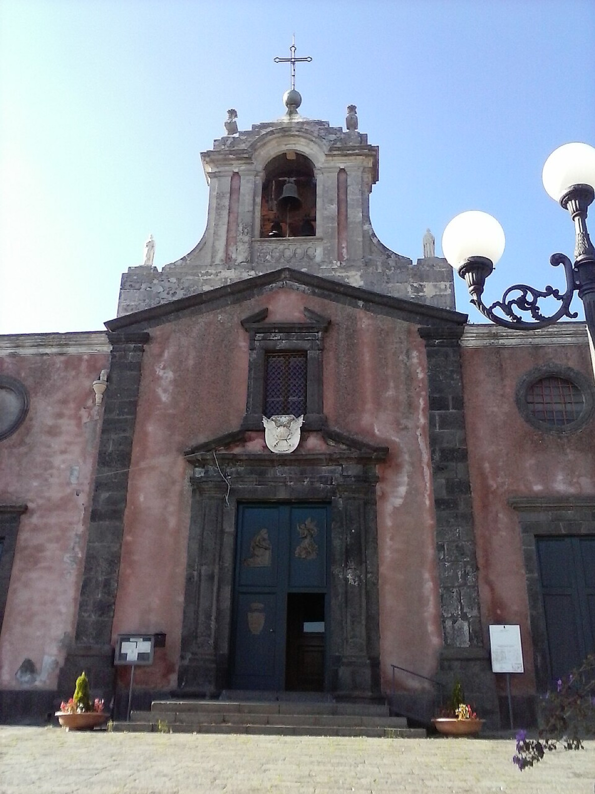 Il santuario etneo sepolto dalla lava che i pedaresi non hanno mai abbandonato - Foto: EpidauRos90/Wikipedia