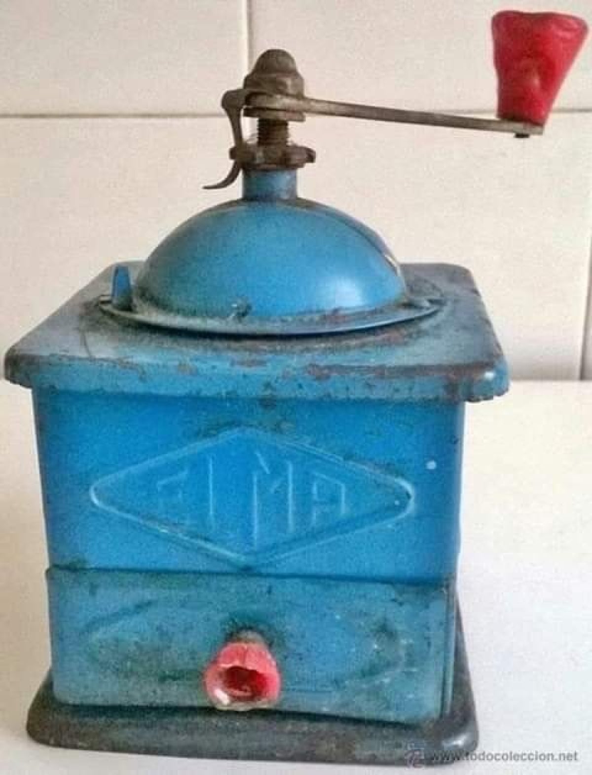 Quel macinacaffè che trasformava il caffè in un rito quotidiano - 