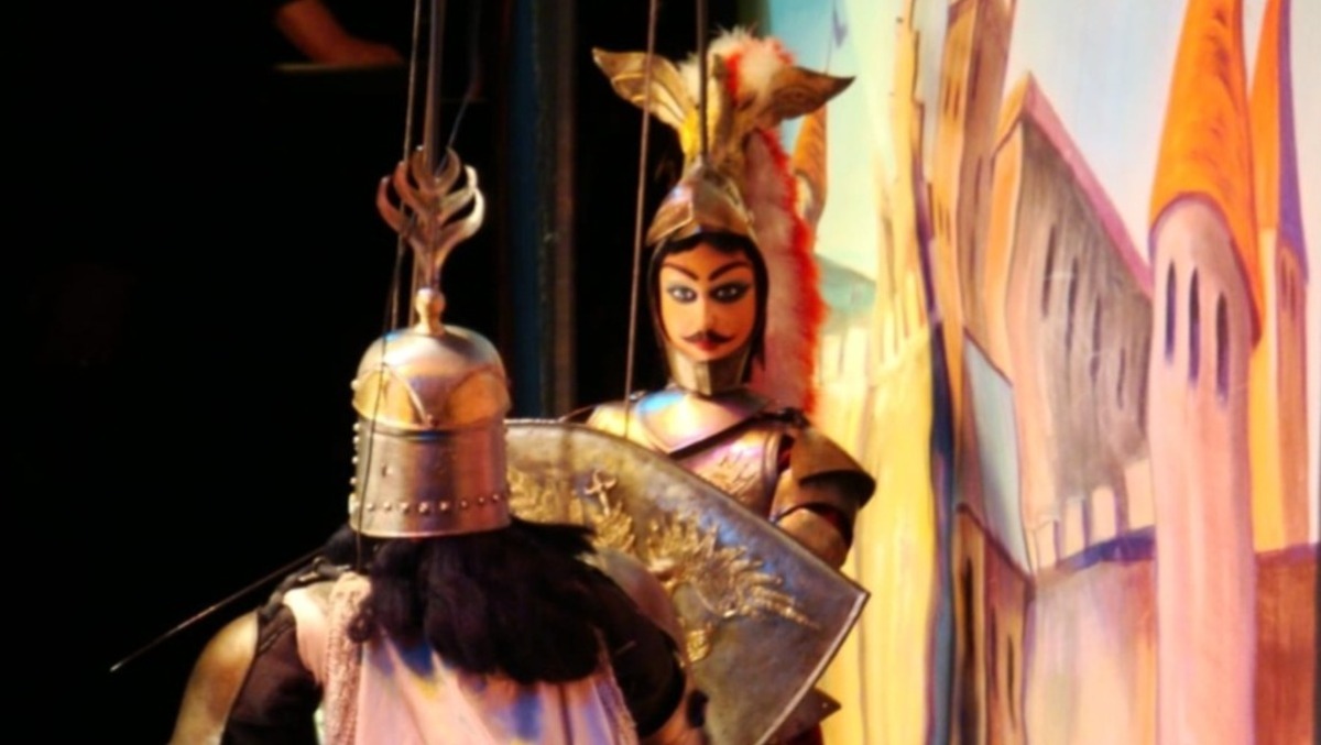 Opera dei Pupi a Catania: l’epica sfida cavalleresca dei Fratelli Napoli tra tradizione e spiritualità - Credit foto Compagnia Arte Pupi Fratelli Napoli