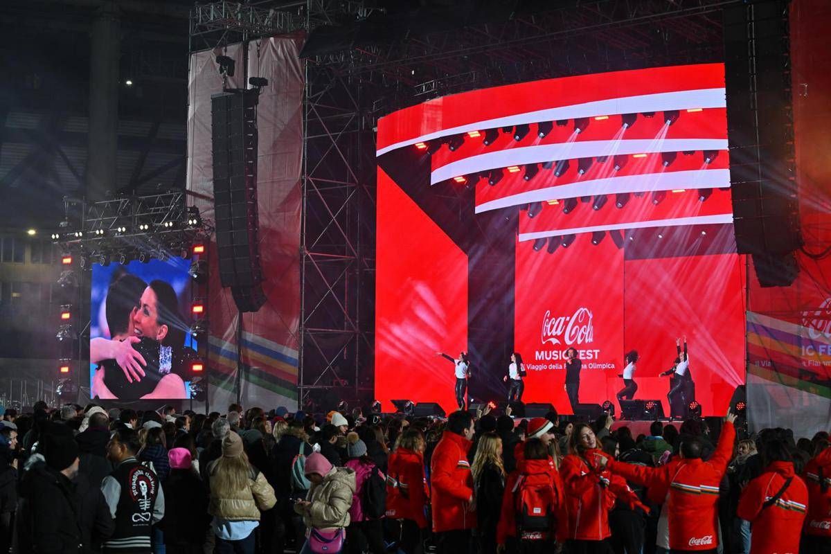 Milano-Cortina, parte il viaggio della Fiamma Olimpica, Coca-cola accende Roma tra sport e musica - 
